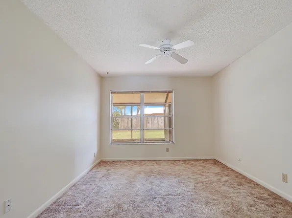 202 Palmetto Court, Jupiter, FL 33458