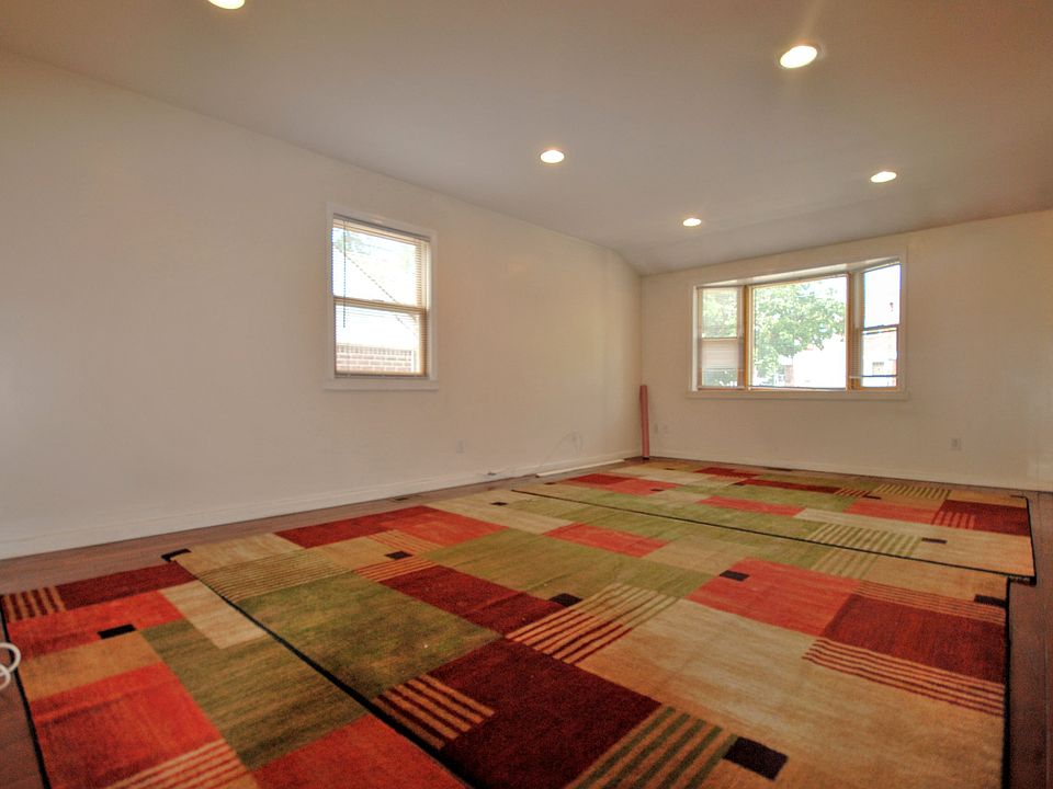 1st image of 19810 56th Ave #1