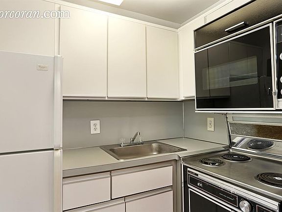 2nd image of 338 Prospect Pl APT 1A