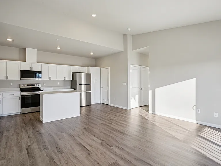 Tahoma Terrace Apartments — Photo 48
