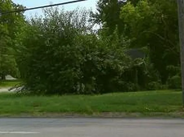 1250 N Ash St, Nevada, MO 64772