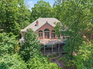 15 Lago Dr, Hot Springs, AR 71909