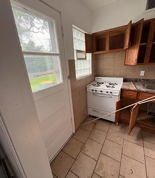 917 N Prairie Ave — Photo 5