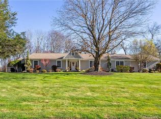 10 Twelve Oclock Cir, Trumbull, CT 06611
