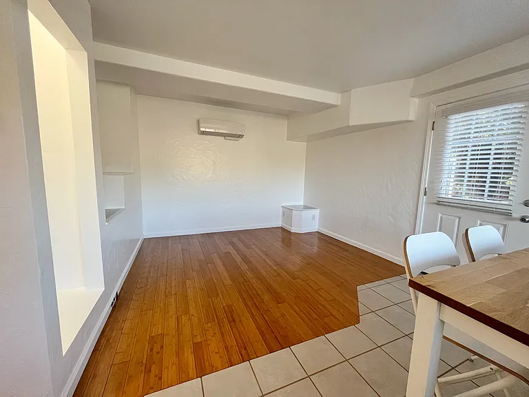 2828 1/2 Bowditch Pl — Photo 9