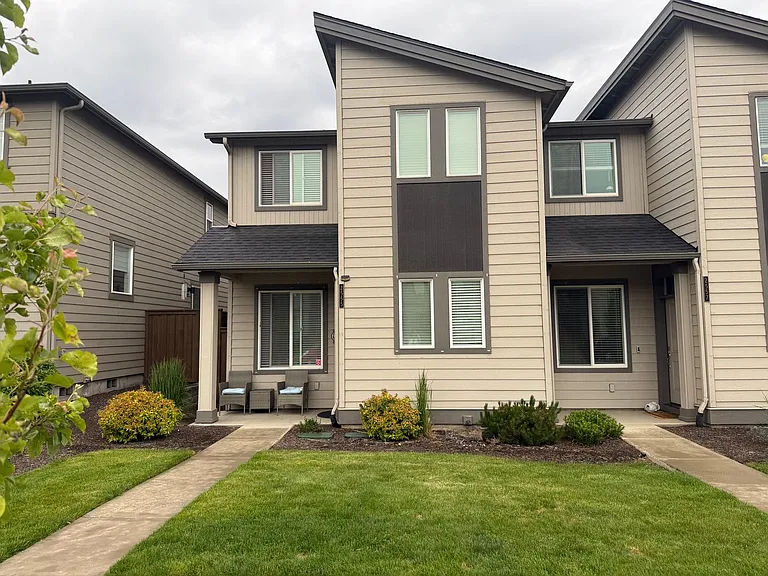 2555 NE Purcell Blvd — Photo 1