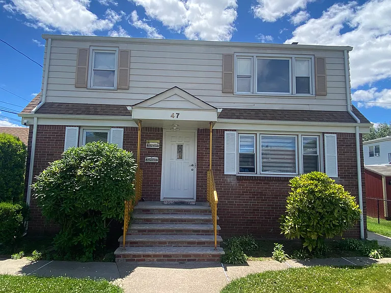 47 Emma Pl #2B — Photo 1