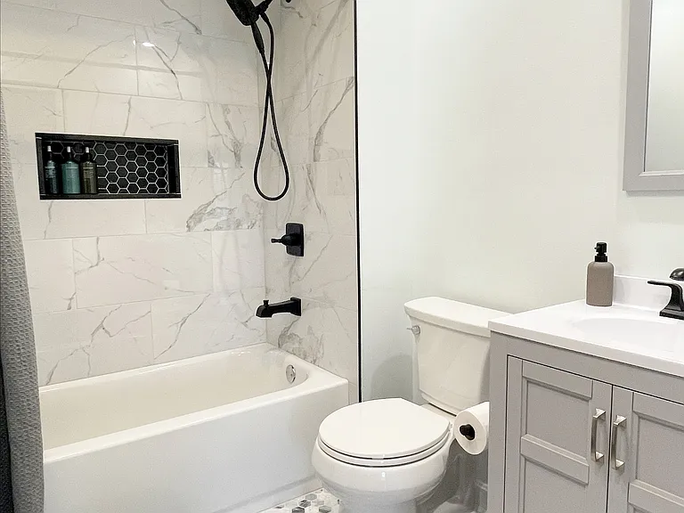 2129 Sunset Ave #2 — Photo 3