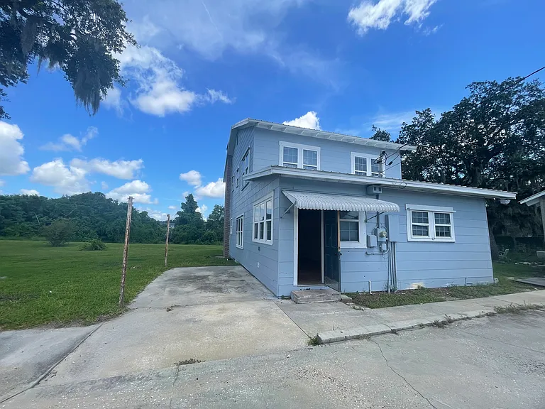 638 W Main St — Photo 2