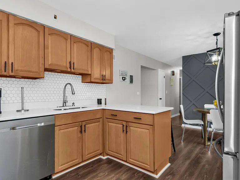 Merlin Dr — Photo 5