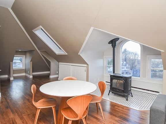 3rd image of 349 Beacon St #D
