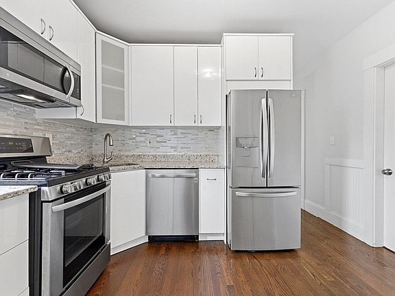 2nd image of 20 Connecticut Ave Unit 2
