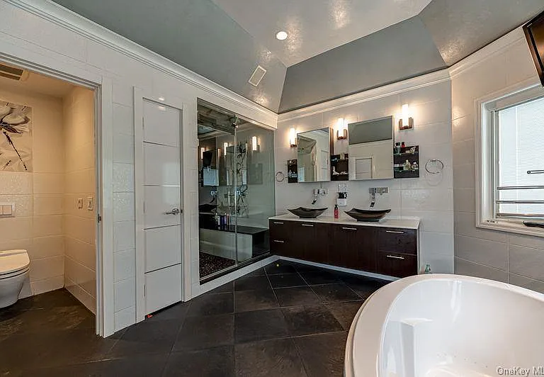 37 Crescent Cove Cir — Photo 21
