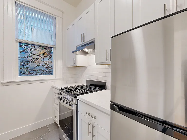 1560 Sacramento St #211 — Photo 6