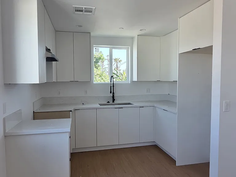 8722 Denver Ave #1/2 — Photo 3