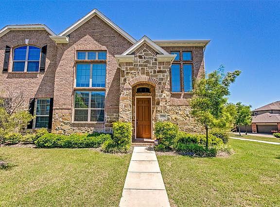 2nd image of 751 Emily Ln