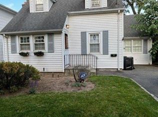 207 N Grove St, Valley Stream, NY 11580