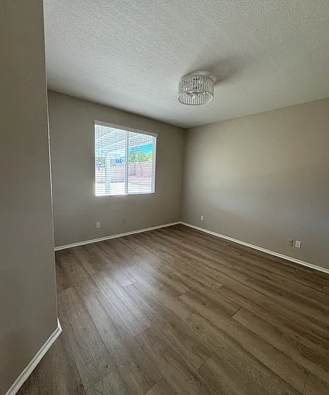 2136 Bowdoin St — Photo 31
