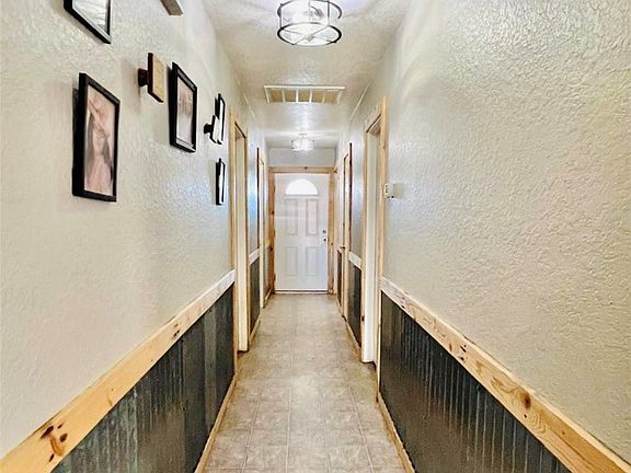 5th image of 708 E 6th St