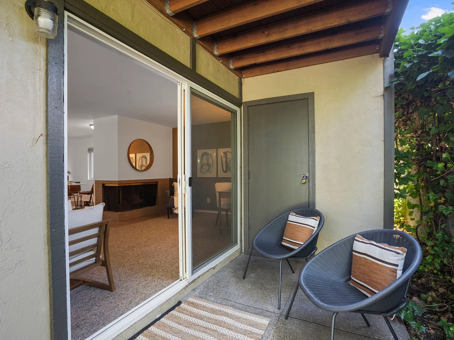 3024 SW Florida Ct — Photo 4