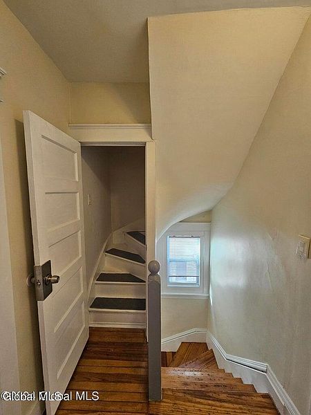 5th image of 195 Kent Street