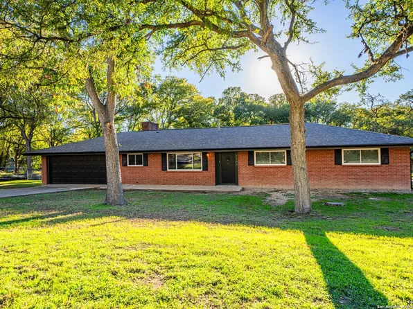 1107 NANCY BETH DR, Kerrville, TX 78028
