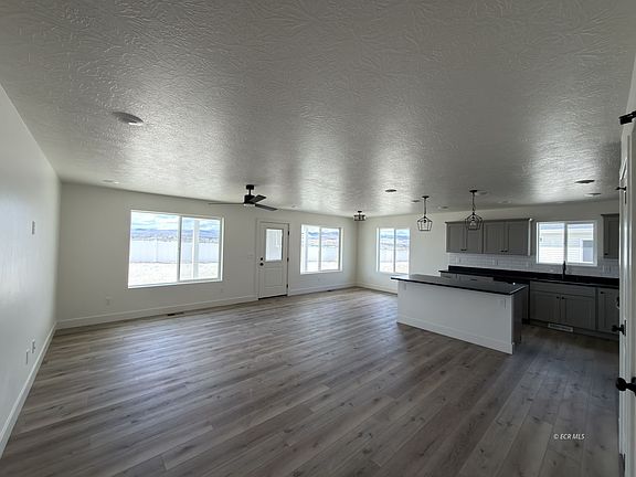 5th image of 1291 Primrose Ln