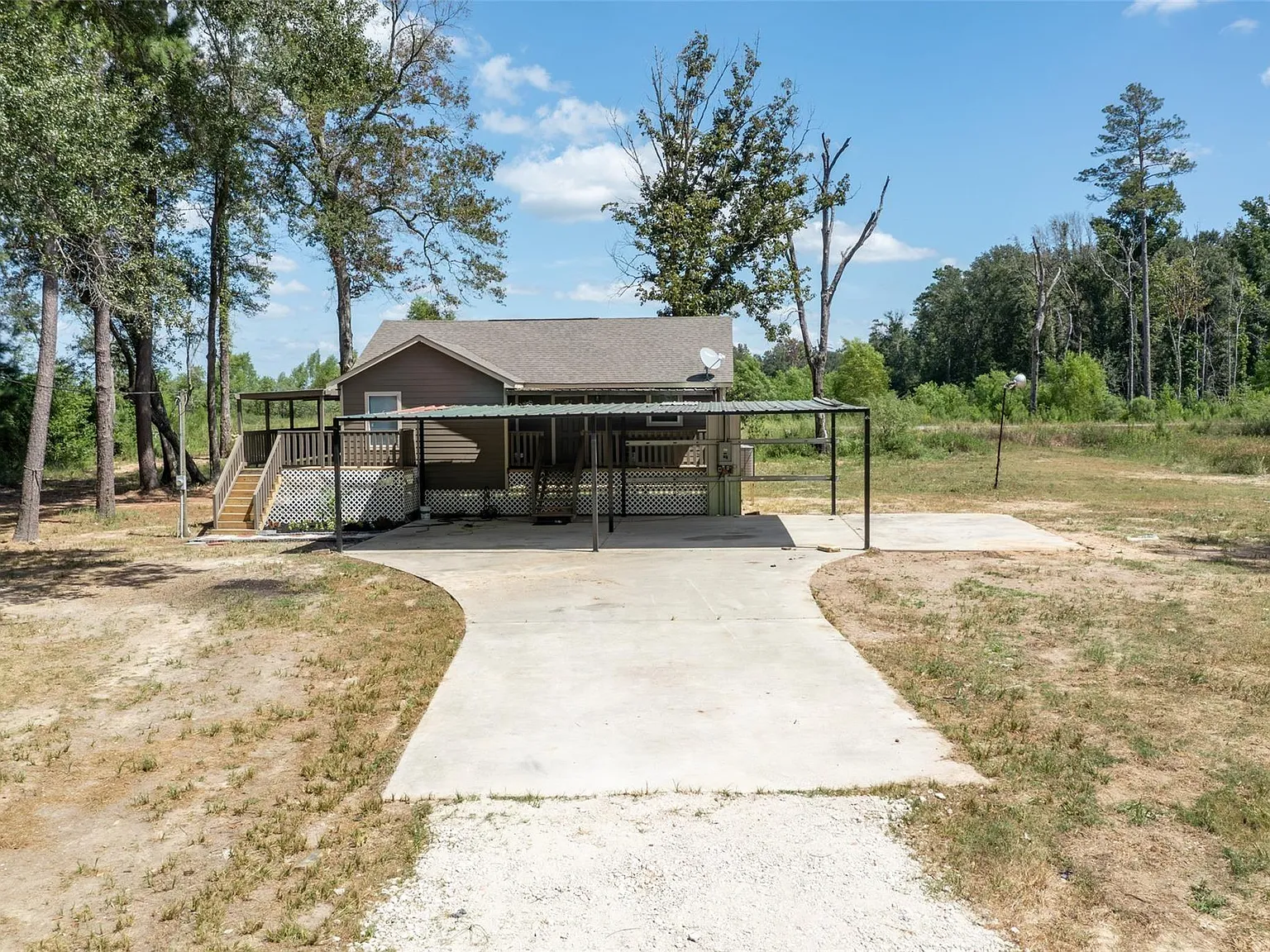 3 bed, 2.0 bath, 1008 sqft, $1,500 — Photo 3