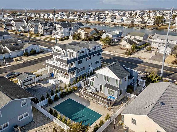 3rd image of 4351 Ocean Dr