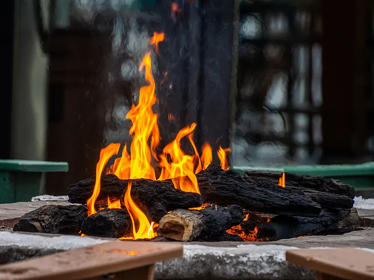 Outdoor community fire pit