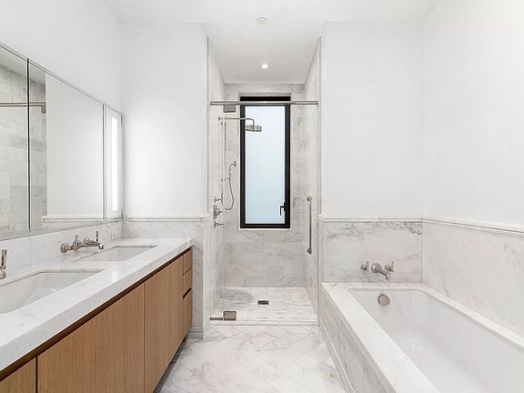 4th image of 215 E 19th St #12B