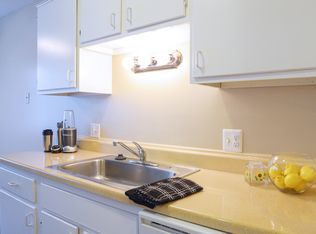 Rochester Square Apartments, Rochester, MI 48307