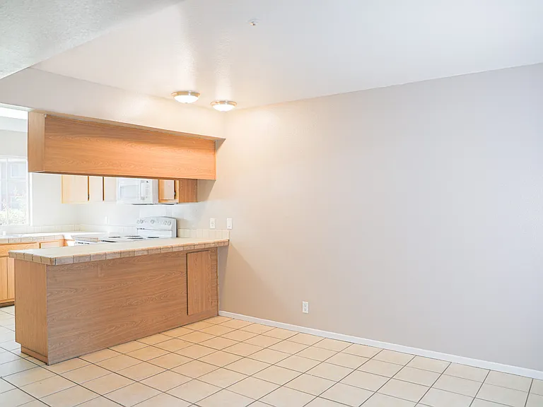 Pomona Townhomes — Photo 7