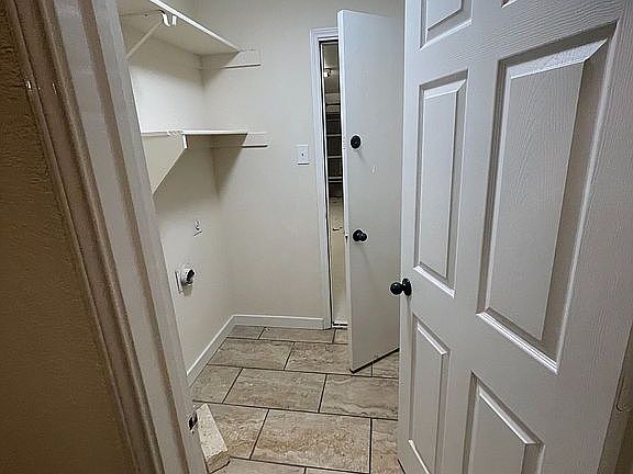 4th image of 1824 Kingston Ln