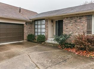 809 Knollwood Dr, Greenwood, IN 46142