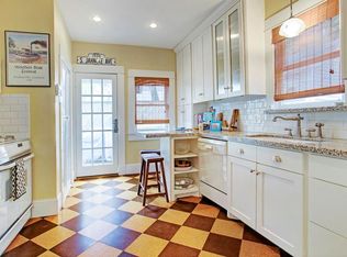 1305 Beverly St, Houston, TX 77008