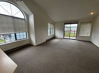 1730 Texas St #4, Bellingham, WA 98229