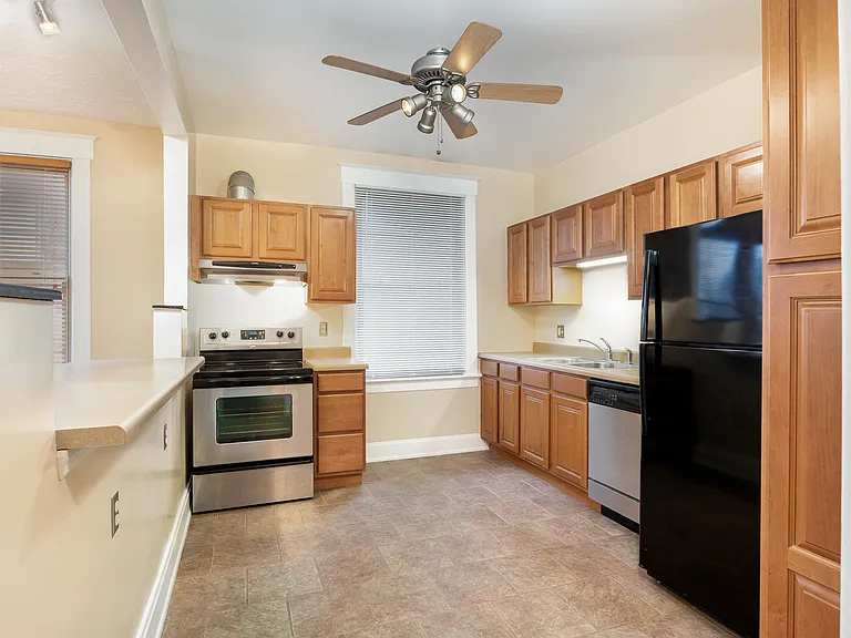 5248 Montgomery Rd — Photo 13