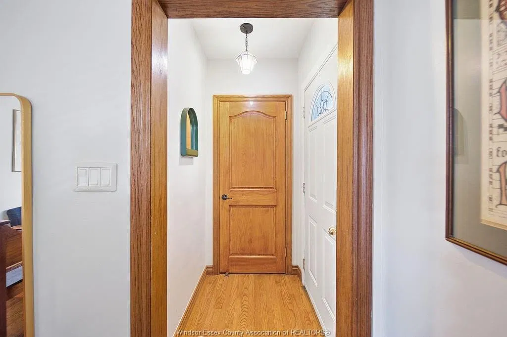 3 bed, 1.5 bath, $2,600 — Photo 3