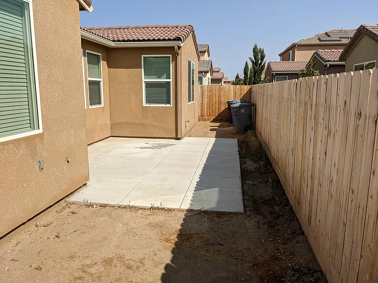 2216 Lombard Ln — Photo 24