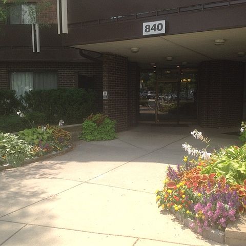 1st image of 840 Wellington Ave