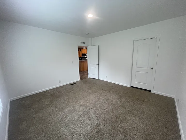 310 E Wood Ln — Photo 26