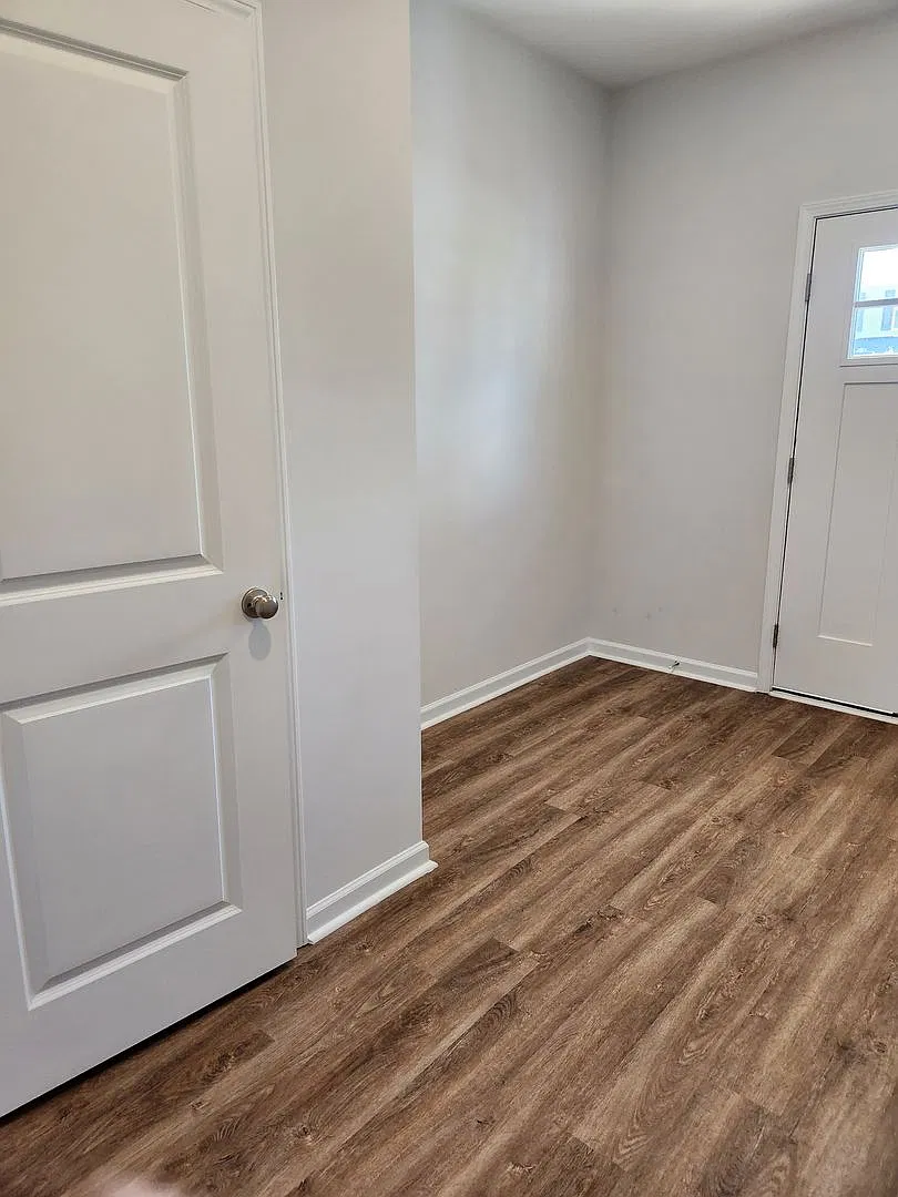 Beautiful 3-Bedroom 2.5 Bath Haynes Park Subdivision — Photo 3