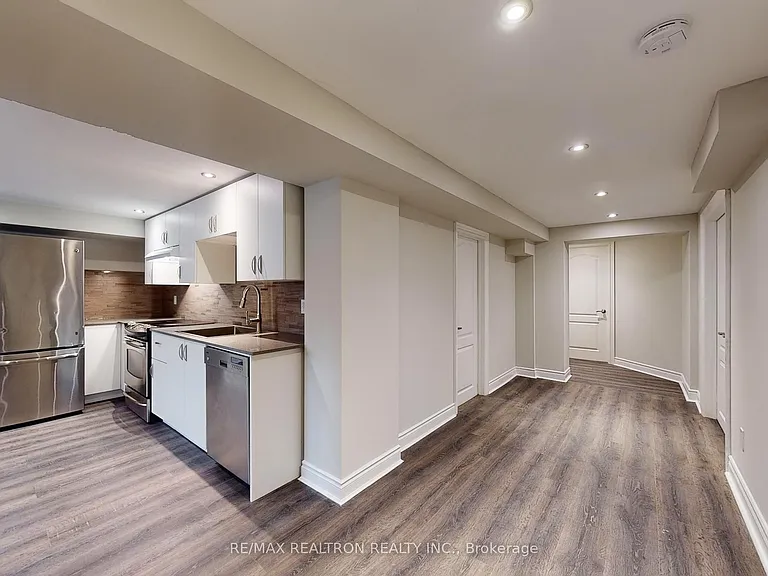 49 Exbury Rd #BASEMENT — Photo 8
