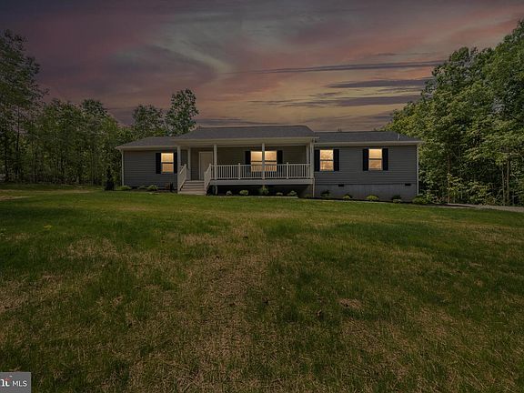 3rd image of 211 Hotchkiss Dr