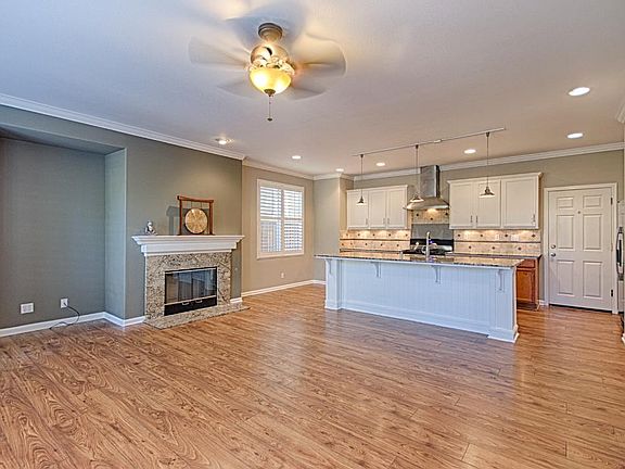 4th image of 35 La Hacienda St