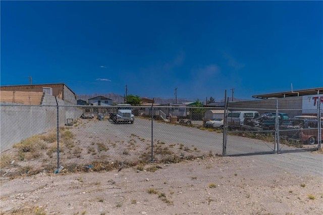 1st image of 8112 N Desert Blvd