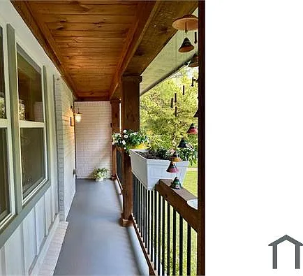 3 bed, 1228 sqft, $2,100 — Photo 4