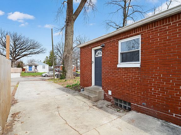 4th image of 6063 University Ave
