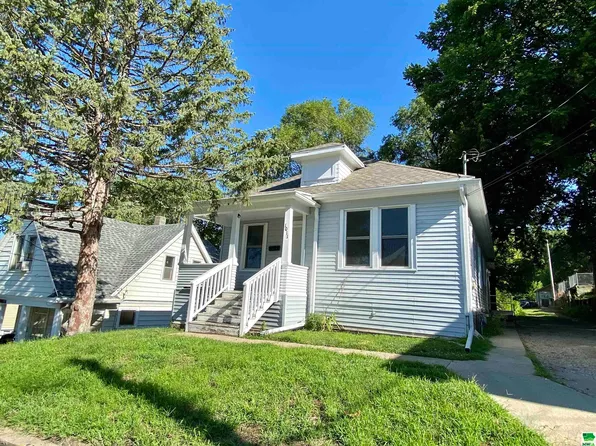 1011 18th St, Sioux City, IA 51104